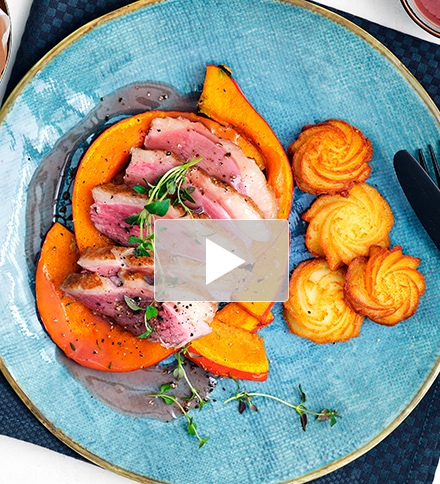 Eendenborstfilet met gegrilde pompoen, portosaus en pomme duchesse 